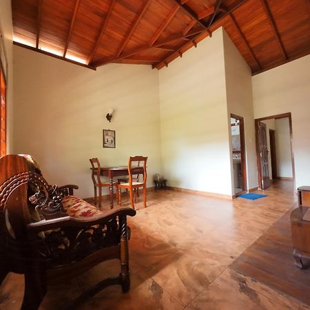 The Citadel Guest House Hikkaduwa Bagian luar foto