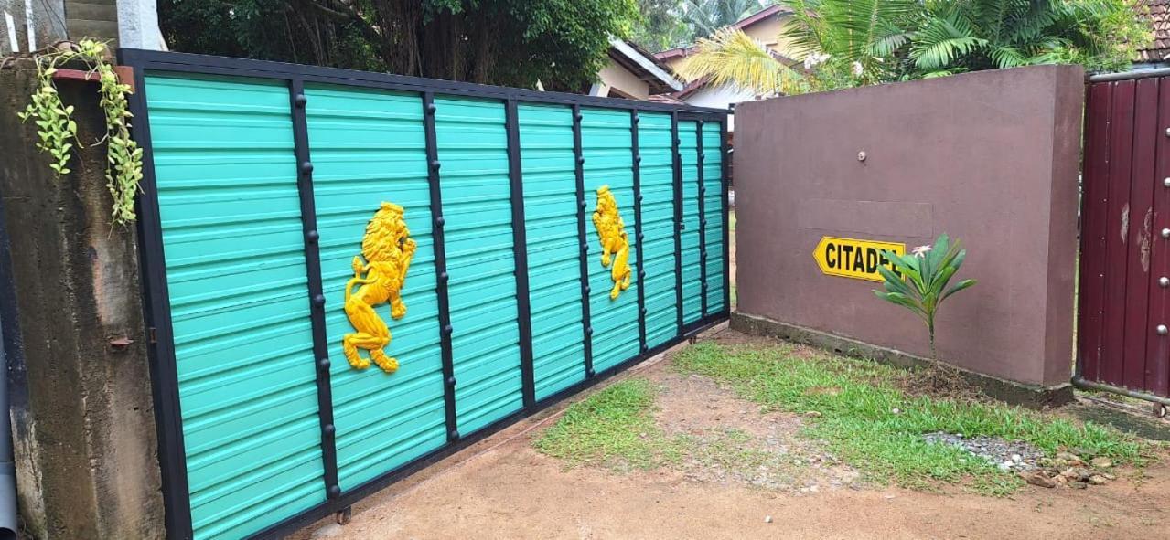 The Citadel Guest House Hikkaduwa Bagian luar foto