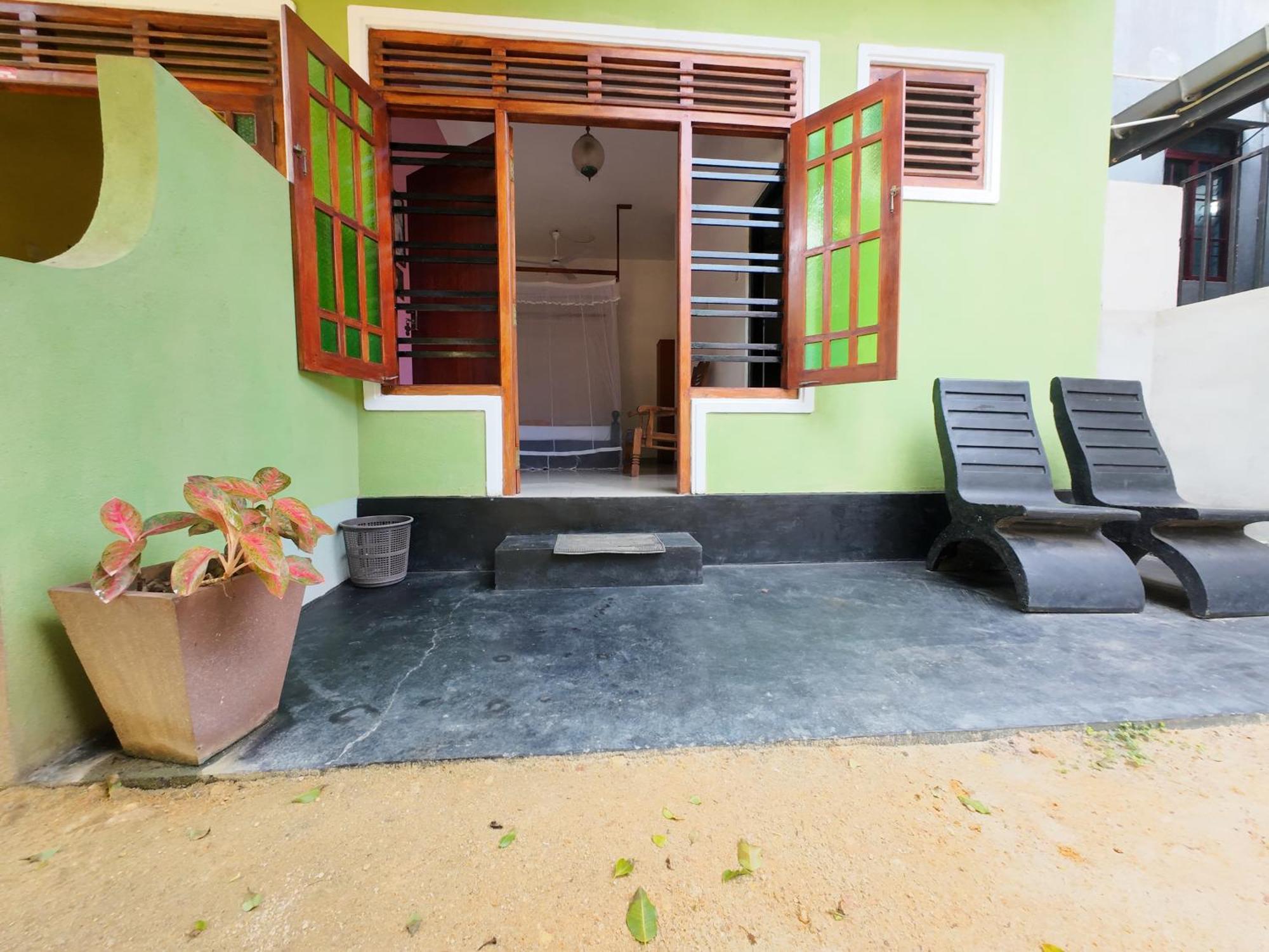 The Citadel Guest House Hikkaduwa Bagian luar foto