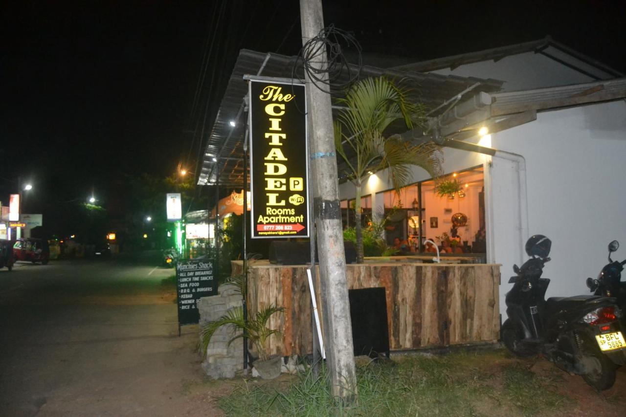 The Citadel Guest House Hikkaduwa Bagian luar foto