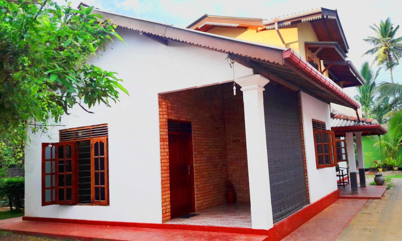 The Citadel Guest House Hikkaduwa Bagian luar foto